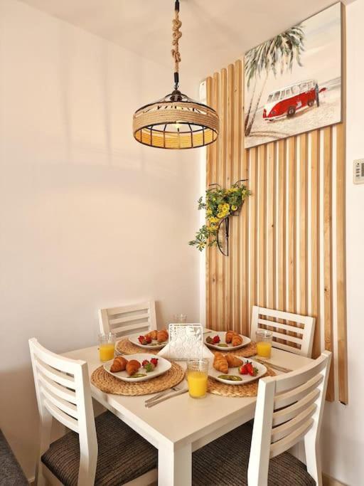 Acogedor Piso Con Terraza Y Parking! Benalmádena Exterior foto
