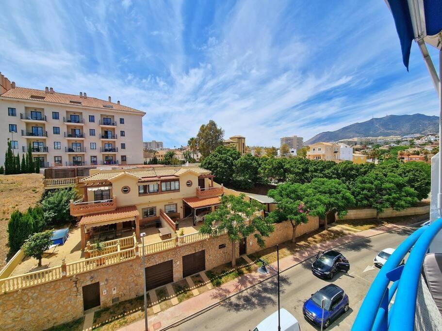 Acogedor Piso Con Terraza Y Parking! Benalmádena Exterior foto